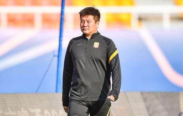 开云首页APP-胜败有凭！新帅对决大羽激活全队 萨帅“铁式操作”